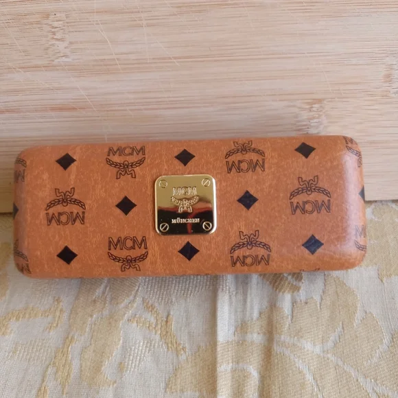 MCM authentic black cat eye sunglasses - Picture 3 of 13